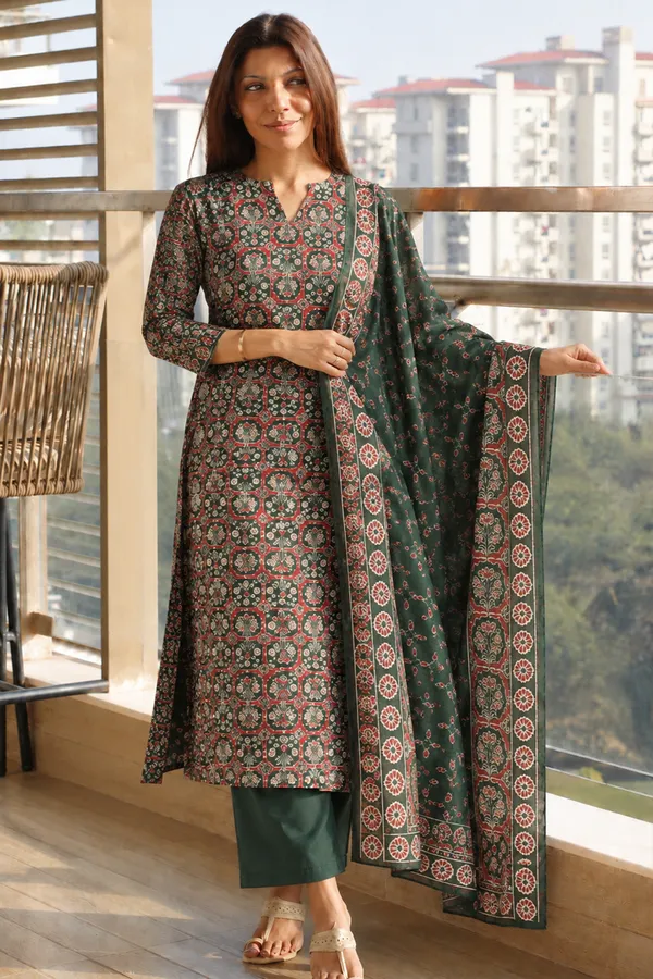 Green_Printed_Straight_Kurta_Set_For_Women