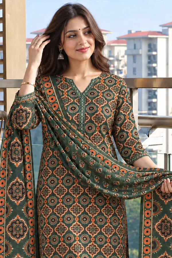 Green_Printed_Straight_Kurta_Set_For_Women