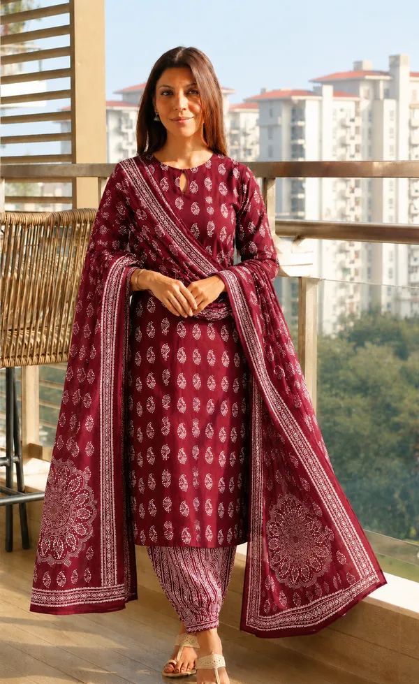 Maroon_Printed_Straight_Kurta_With_Dupatta_For_Women