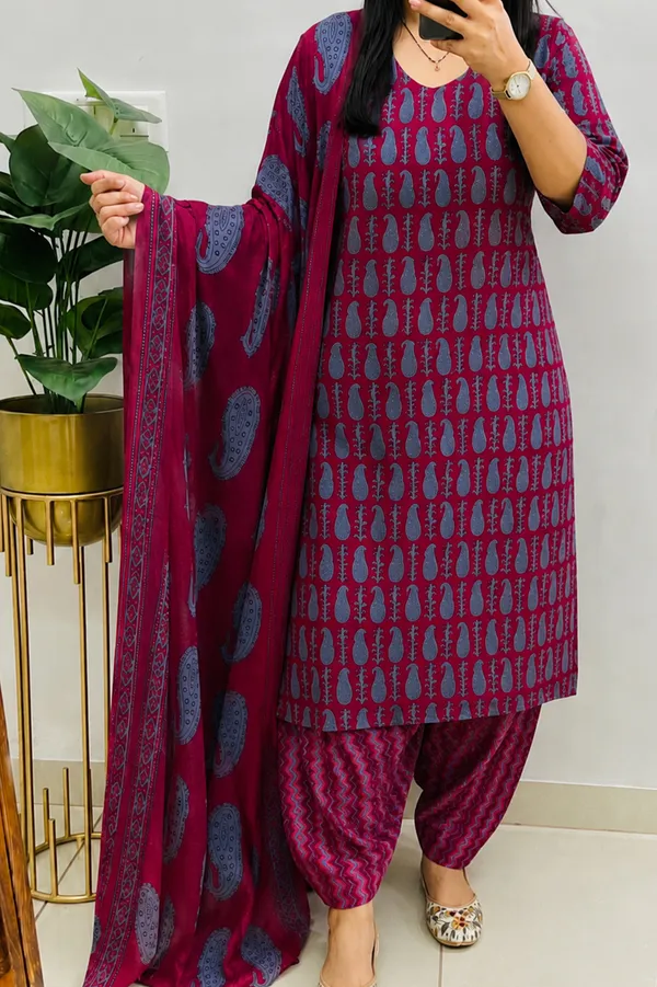 Maroon_Printed_Straight_Kurta_Set_For_Women