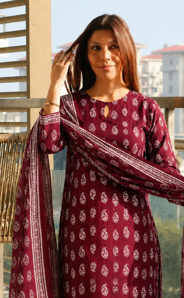 Maroon_Printed_Straight_Kurta_With_Dupatta_For_Women