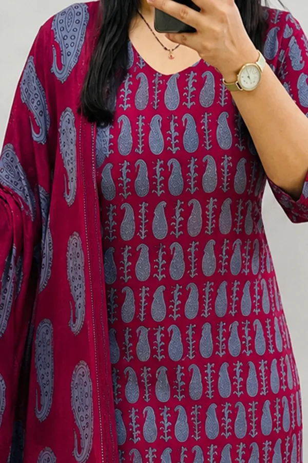 Maroon_Printed_Straight_Kurta_Set_For_Women
