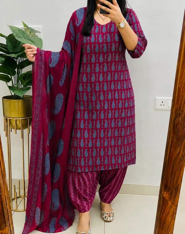 Maroon_Printed_Straight_Kurta_Set_For_Women