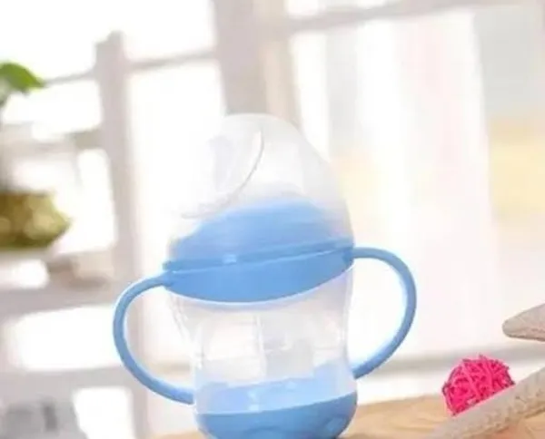 Blue_Plastic_Anti-Colic_Baby_Sipper_Cup_For_Toddlers