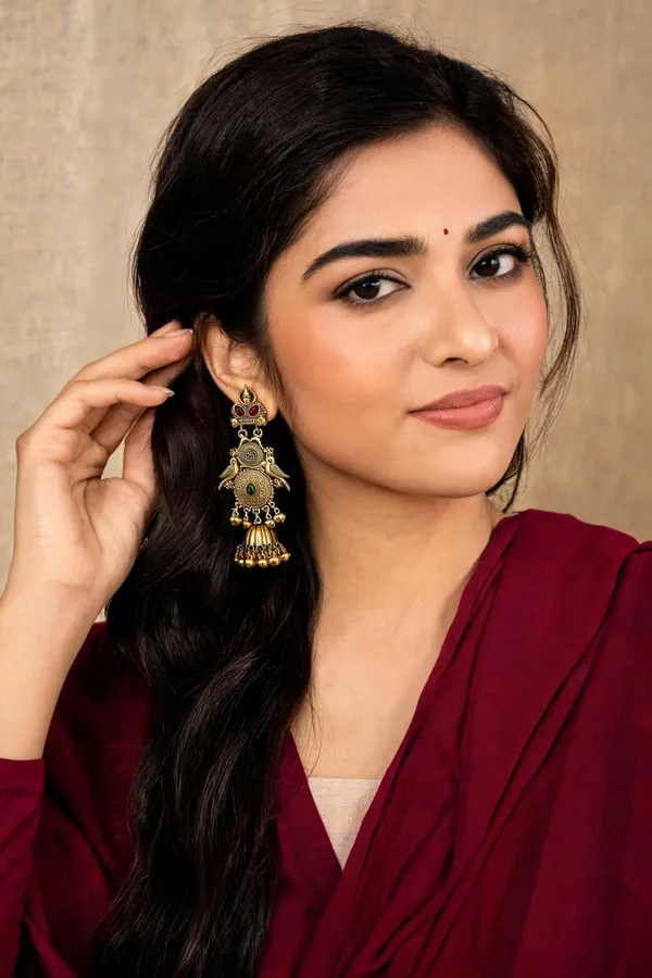 Jhumka_Earrings_With_Peacock_Motif