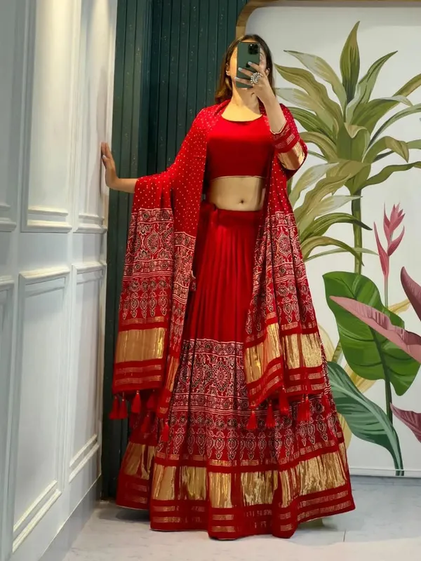 Red_Printed_Traditional_Lehenga_Choli_Set_for_Women