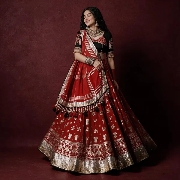 Red_Georgette_Flared_Embroidered_Lehenga_Choli_For_Women