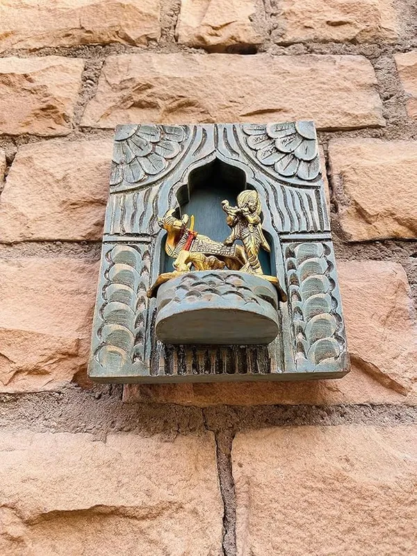 Handcrafted_Wood_Wall_Hanging_Jharokha_Decorative_Wall_Showpiece_Wood_For_Wall_Decor_Home_Decor_For_Gift_Office_Puja_Room_Decor_Handcrafted_Wall_Art_Of_Lord_Krishna_With_Cow