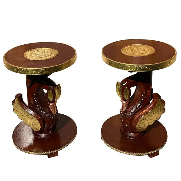 Handcrafted_Wooden_Swan_Side_Table_Antique_Finish_Hand_Carved_Accent_Table_With_Brass_Detailing_Decorative_End_Table_For_Living_Room_Bedroom_Brown