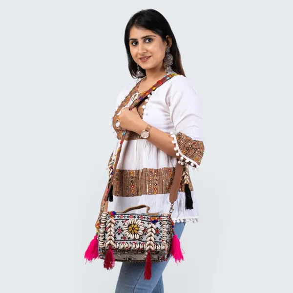 Rajasthani_Patchwork_Cross_Body_Handbag_With_Detachable_Sling_Pattern_For_Women_And_Girls_Festivals_Or_Parties_Multicolor