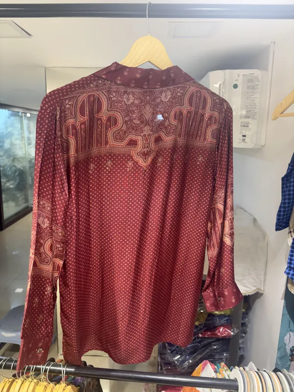 Maroon_Muslin_Relaxed_Geometric_Paisley_Print_Shirt_For_Women