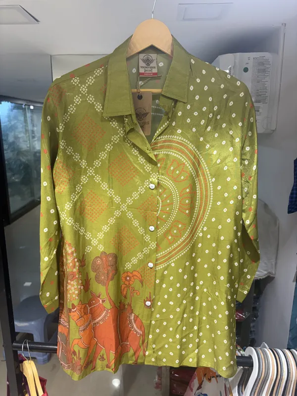 Olive_Muslin_Relaxed_Printed_Shirt_For_Women