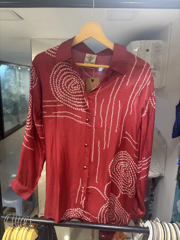 Maroon_Muslin_Relaxed_Fit_Dotted_Ajrakh_Print_Shirt_For_Women