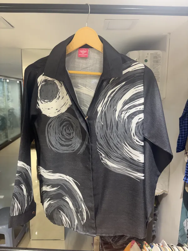 Black_Linen_Cotton_Relaxed_Abstract_Print_Shirt_For_Women