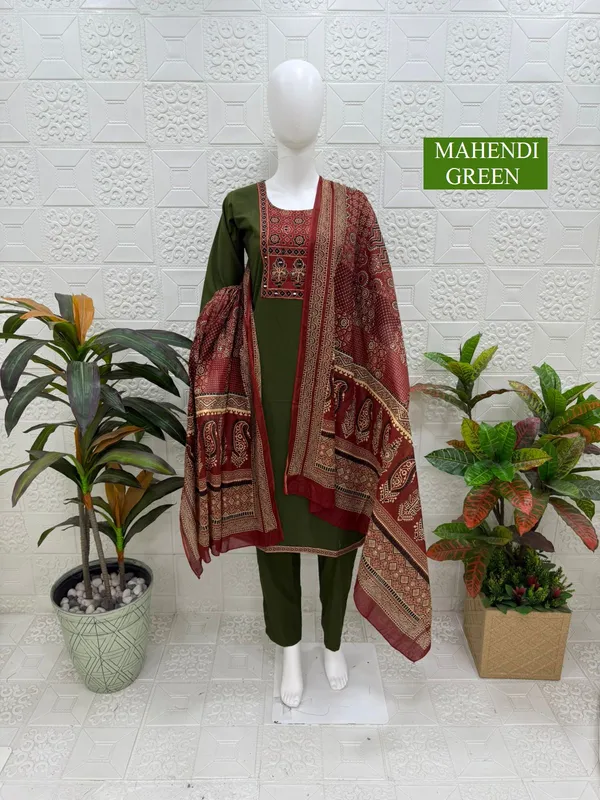 Green_Cotton_Kurta_Set_For_Women