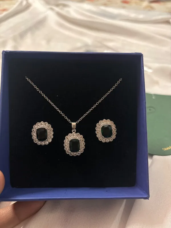 IRAZ_Women's_Silver-Tone_Crystal_Necklace_and_Earrings_Jewellery_Set_PVD_Plated