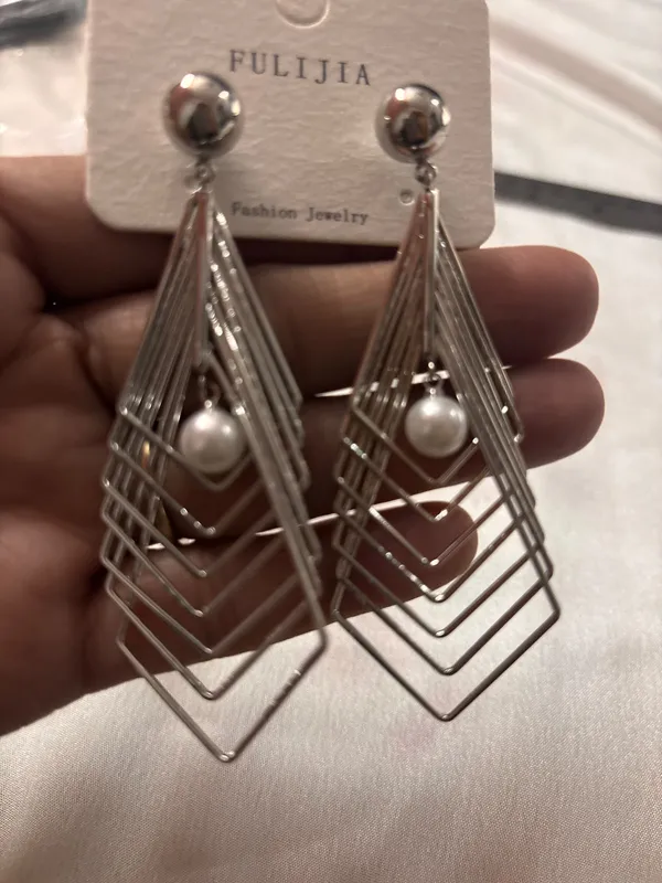Silver_And_White_Stainless_Steel_Earrings_For_Women