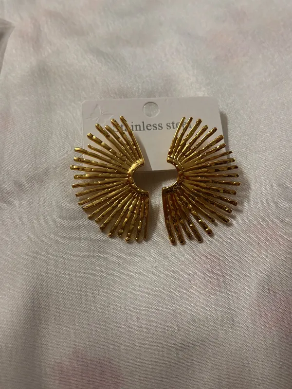 IRAZ_Gold_Spike_Earrings_For_Women