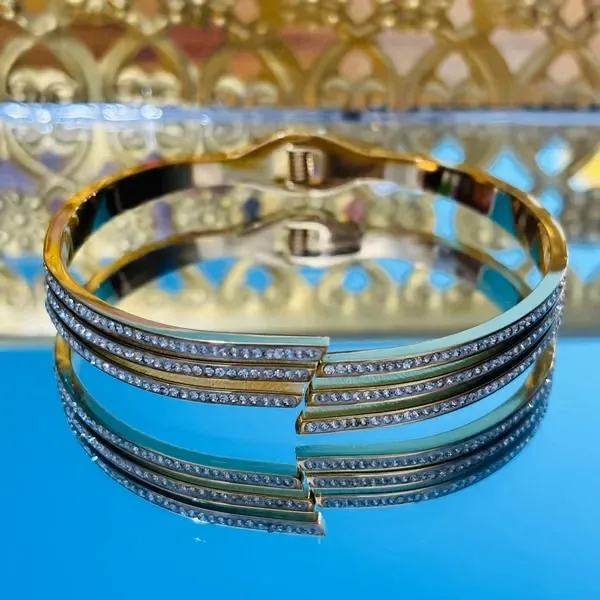 Gold_Stainless_Steel_Bracelet_For_Women