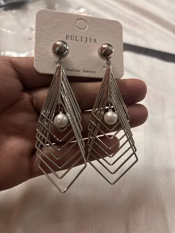 Silver_And_White_Stainless_Steel_Earrings_For_Women