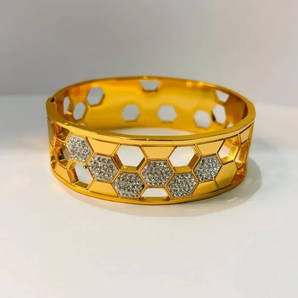 Gold_Stainless_Steel_Bracelet_For_Women
