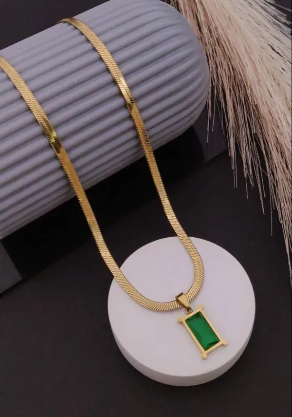 Gold_And_Emerald_Green_Stainless_Steel_Necklace_For_Women