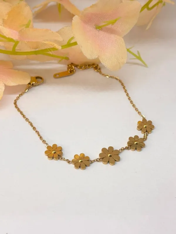 Gold_Stainless_Steel_Bracelet_For_Women