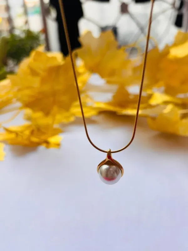 Gold_And_White_Stainless_Steel_Necklace_For_Women