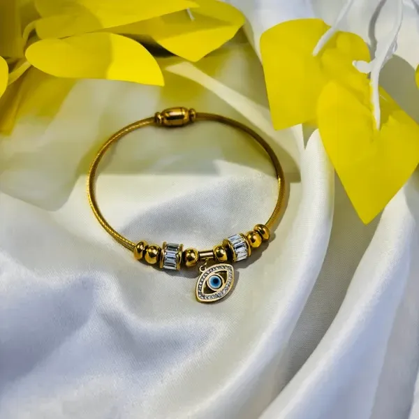 Gold_Stainless_Steel_Bracelet_For_Women