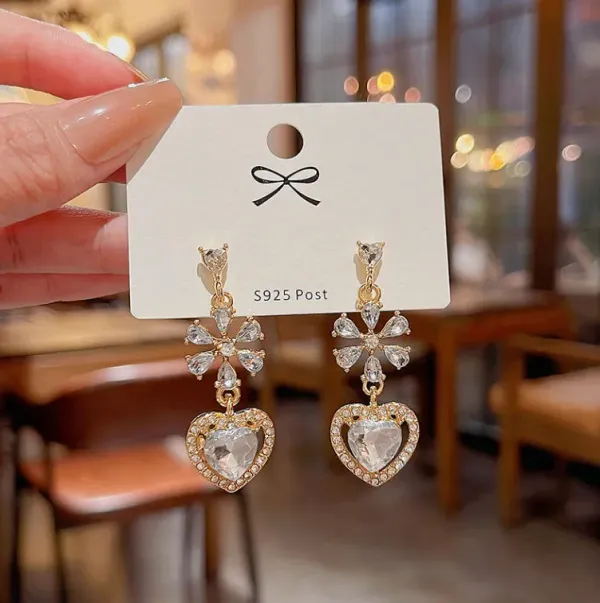 Gold_Alloy_Earrings_For_Women