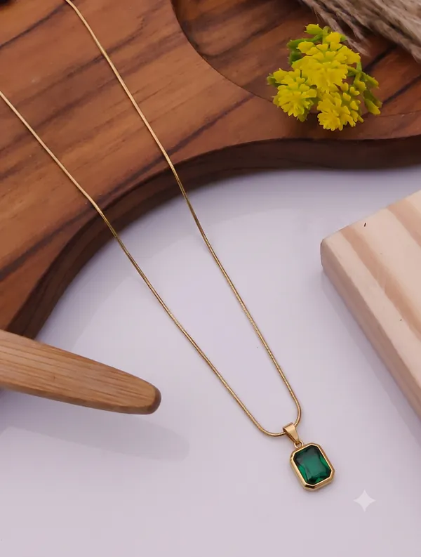Gold_Brass_Emerald_Green_Crystal_Pendant_Necklace_For_Women