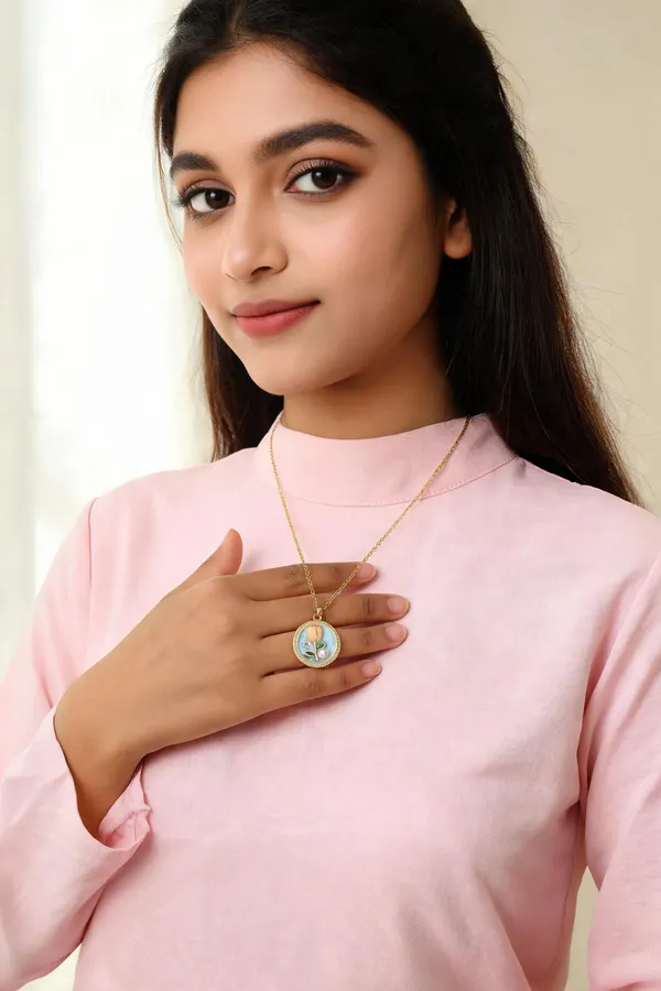 Gold_Brass_Floral_Pendant_Necklace_For_Women