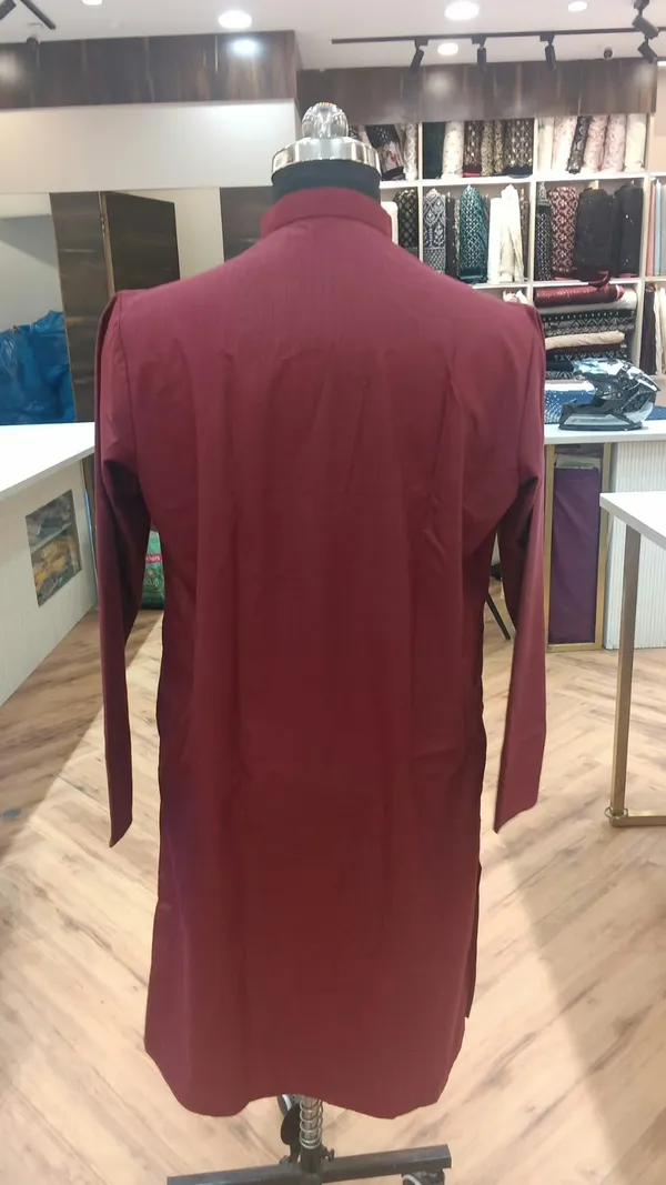 Maroon_Solid_Mandarin_Collar_Kurta_for_Men(46)