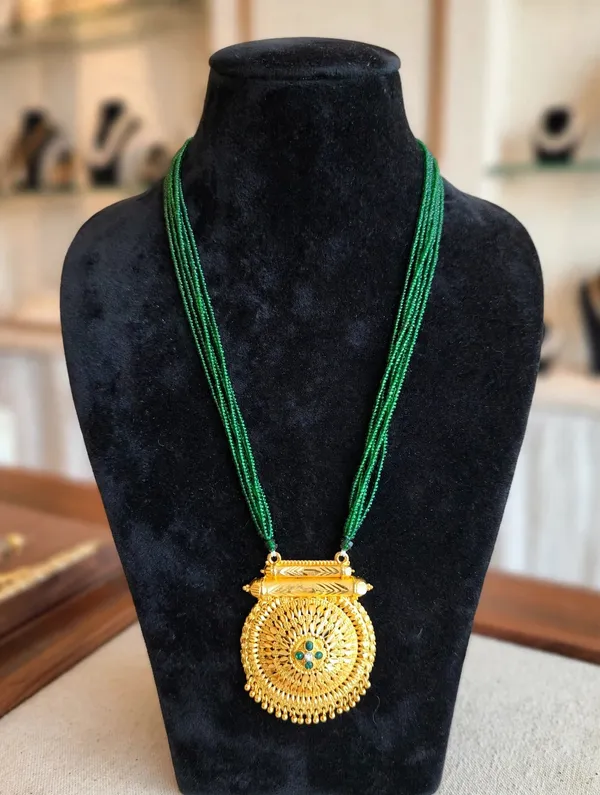 Green_Beaded_Gold_Tone_Long_Necklace_for_Women