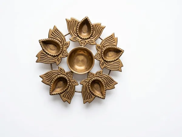 Iron_Traditional_Lotus_Design_5+1_Diya_Set