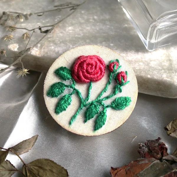 Peach_Cotton_Embroidered_Rose_Branch_Circular_Alligator_Hair_Clip_For_Women