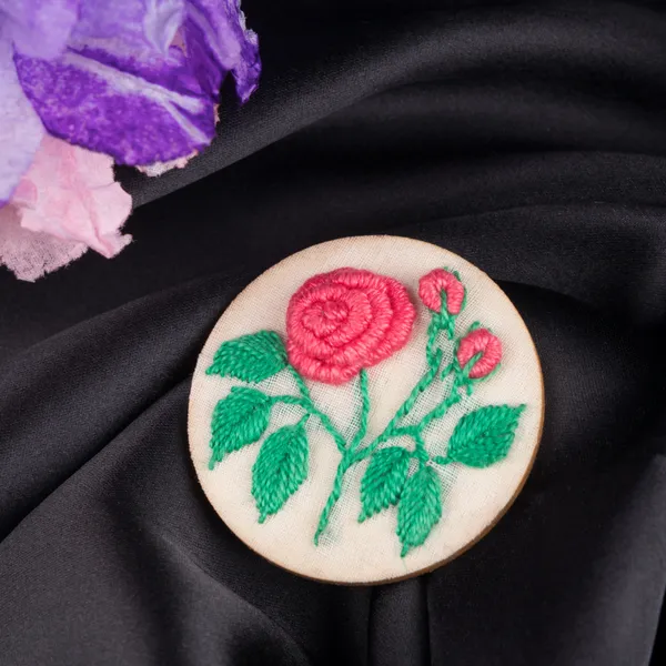 Peach_Cotton_Embroidered_Rose_Branch_Circular_Alligator_Hair_Clip_For_Women