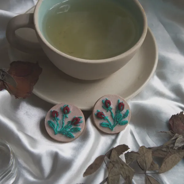 Maroon_Cotton_Embroidered_Triple_Rose_Buds_Stud_Earrings_For_Women