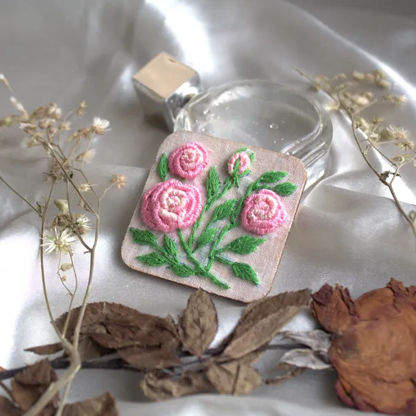 Light_Pink_Cotton_Embroidered_Gradient_Rose_Branch_Alligator_Hair_Clip_For_Women