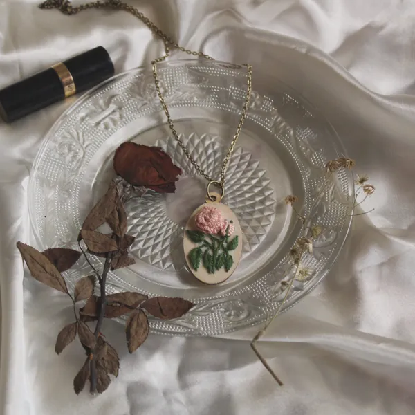 Peach_Cotton_Embroidered_Rose_Branch_Oval_Pendant_Necklace_For_Women
