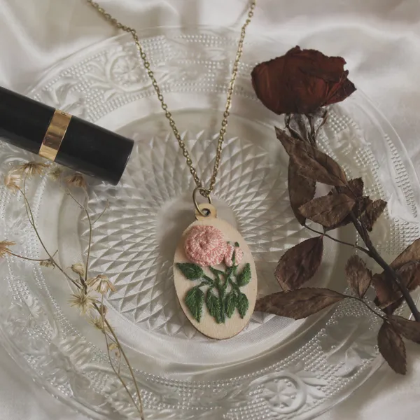 Peach_Cotton_Embroidered_Rose_Branch_Oval_Pendant_Necklace_For_Women