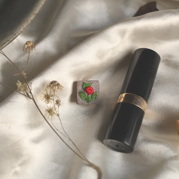 Red_Rose_Branch_Square_Brooch_Pin