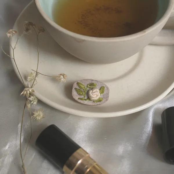 Cream_Rose_Branch_Oval_Brooch_Pin