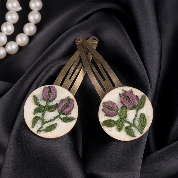 Dark_Mauve_Cotton_Embroidered_Rose_Bud_Round_Tic_Tac_Hair_Clips_Set_For_Women