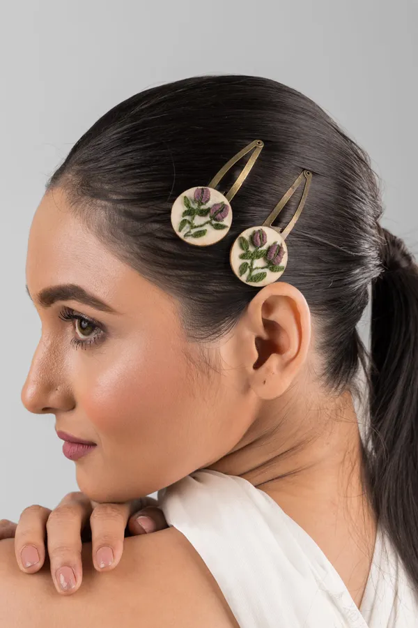 Dark_Mauve_Cotton_Embroidered_Rose_Bud_Round_Tic_Tac_Hair_Clips_Set_For_Women