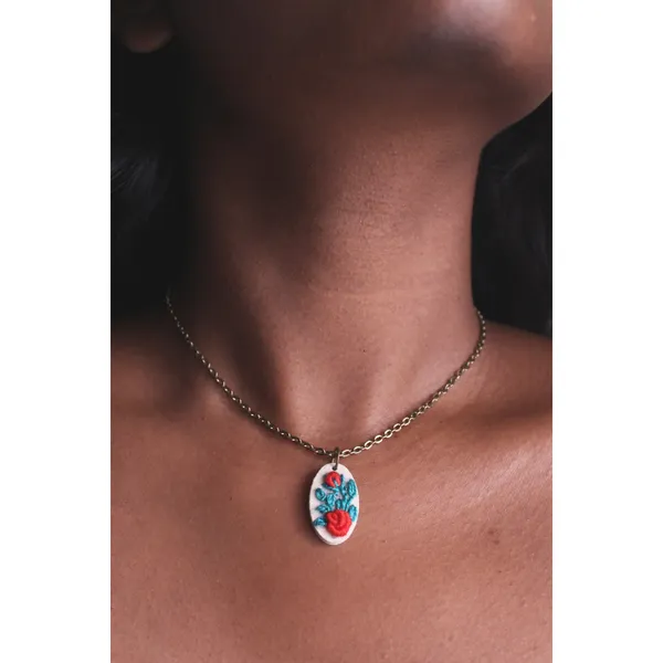 Red_Cotton_Embroidered_Rose_Vine_Hollow_Oval_Pendant_Necklace_For_Women