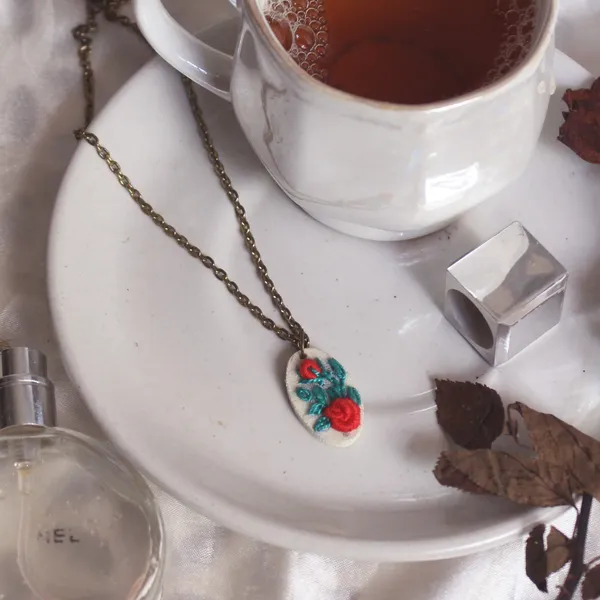 Red_Cotton_Embroidered_Rose_Vine_Hollow_Oval_Pendant_Necklace_For_Women