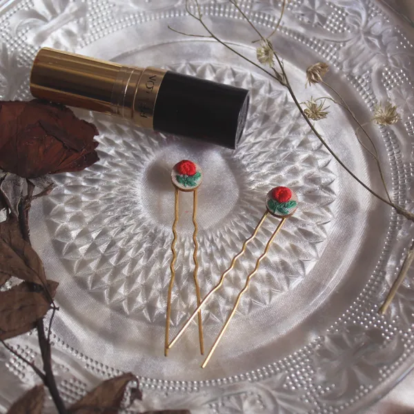 Red_Rose_Cotton_Embroidered_Tiny_Round_Hair_Pins_Set_For_Women