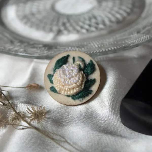Off_White_Cotton_Embroidered_Rose_Branch_Round_Brooch_Pin_For_Women