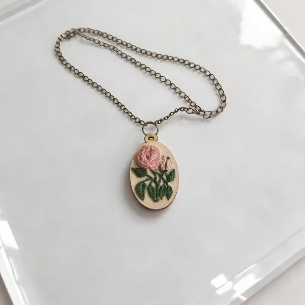 Peach_Cotton_Embroidered_Rose_Branch_Oval_Pendant_Necklace_For_Women